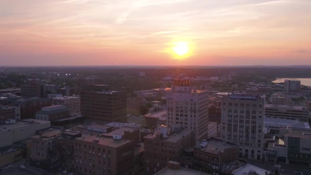 Luchtfoto Video Van Downtown Portland Bij Zonsondergang — Stockvideo