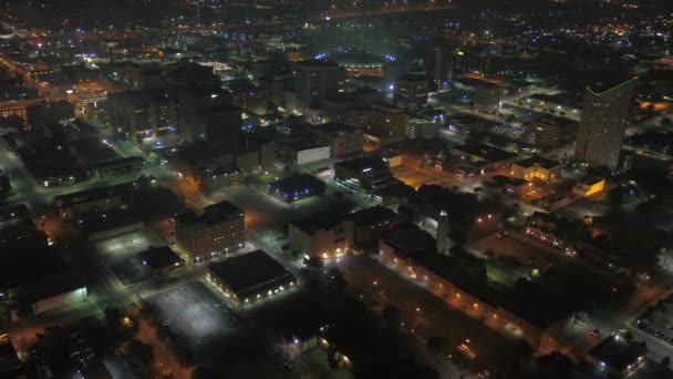 Antenowe Kansas Centrum Miasta Wichita Nocy — Wideo stockowe