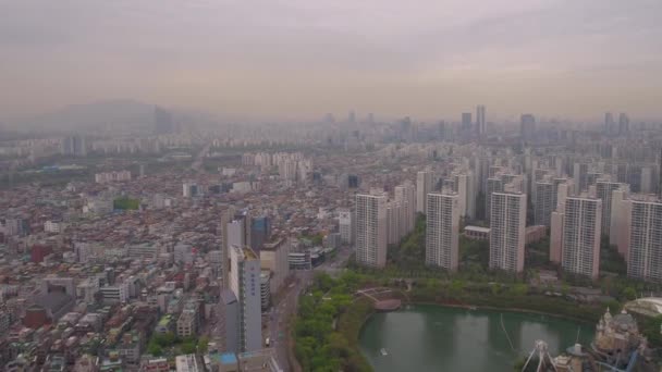 Aerial Video Lotte World Tower Lotte World Jamsil Hazy Overcast — Stock Video