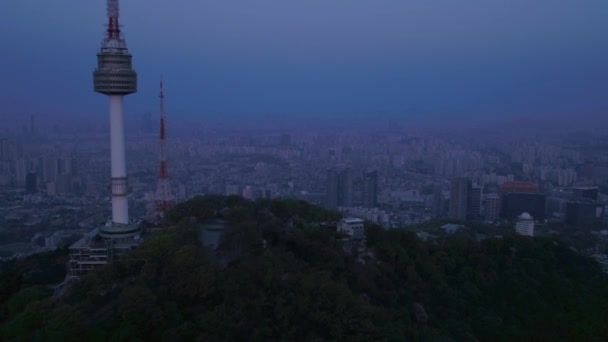 Vídeo Aéreo Torre Seúl Área Gwanghwamun Amanecer — Vídeo de stock