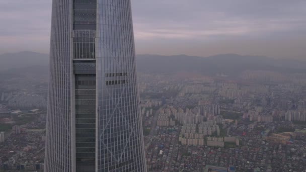 Vídeo Aéreo Lotte World Tower Lotte World Jamsil Dia Nublado — Vídeo de Stock