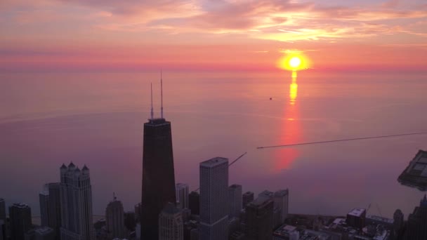 Chicago Downtown Során Egy Gyönyörű Napfelkeltét Reggel Légi Videó — Stock videók