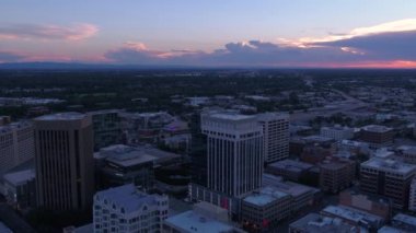 Gün batımında Boise şehrin havadan video.