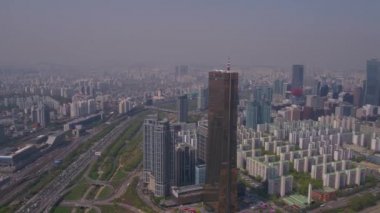 Bina 63 ve Seoul bölgesinde Yeouido liman bölgesinde hava video.