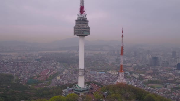 Vídeo Aéreo Torre Seul Hazy — Vídeo de Stock