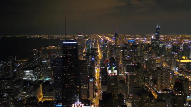 夜シカゴ市内の空中イリノイ州 — ストック動画