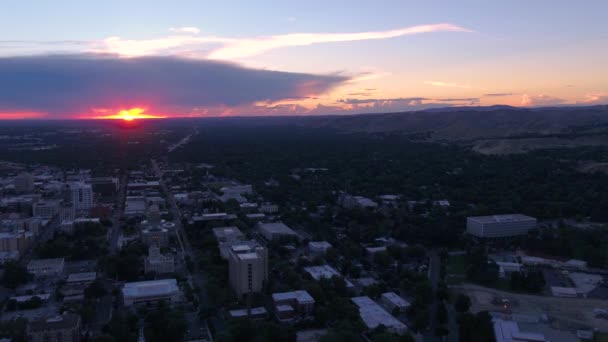 Luchtfoto Video Van Downtown Boise Bij Zonsondergang — Stockvideo