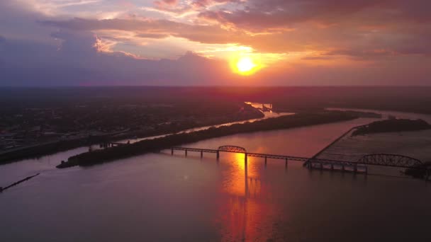 Luftbild Der Innenstadt Von Louisville Bei Sonnenuntergang — Stockvideo