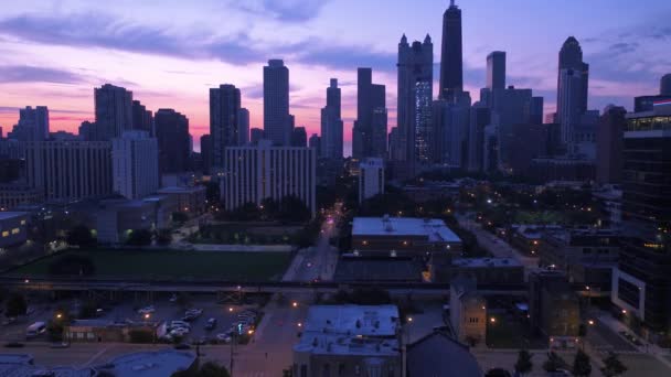 Chicago Downtown Során Egy Gyönyörű Napfelkeltét Reggel Légi Videó — Stock videók