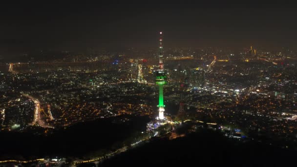 Aerial Video Seoul Tower Och Gwanghwamun Område Natten — Stockvideo