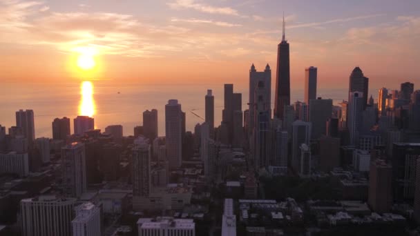 Vídeo Aéreo Del Centro Chicago Por Mañana Durante Hermoso Amanecer — Vídeo de stock