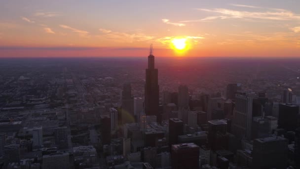 Gün Batımında Chicago Şehir Merkezine Hava Illinois — Stok video