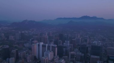 Sunrise Seul Kulesi ve Gwanghwamun bölgede hava video
