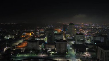 Gece şehir merkezinde Wichita şehir hava Kansas.