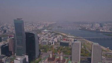 Bina 63 ve Seoul bölgesinde Yeouido liman bölgesinde hava video.