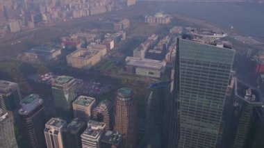Bina 63 ve Seoul bölgesinde Yeouido liman bölgesinde hava video.