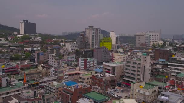 Vídeo Aéreo Distrito Itaewon Seul Dia Ensolarado Nebuloso — Vídeo de Stock