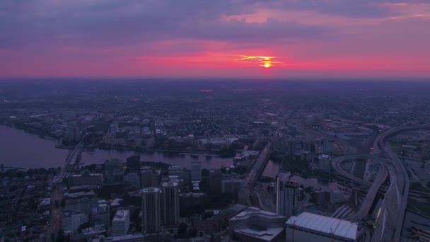 夕方には美しい夕日時ボストンのダウンタウンの空撮 — ストック動画
