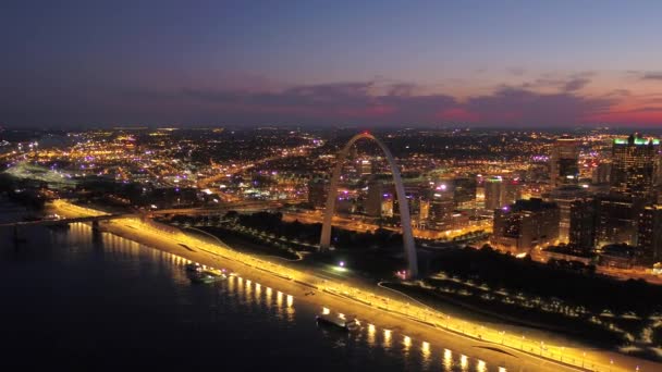 Luchtfoto Video Van Downtown Louis Bij Zonsondergang — Stockvideo