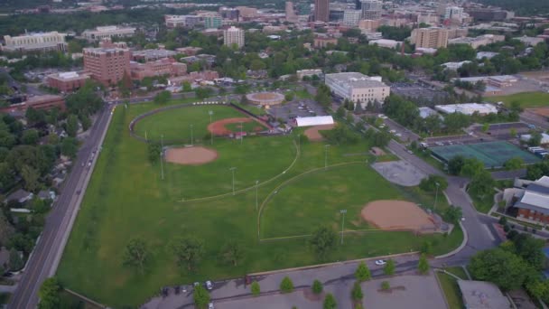 Εναέρια Idaho Κέντρο Της Boise Πόλη Μια Ηλιόλουστη Ημέρα — Αρχείο Βίντεο