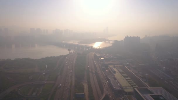 首尔汝矣岛区63座建筑和海滨空中视频 — 图库视频影像