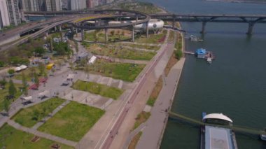 Ttukseom Resort Waterfront güneşli bir hava video.