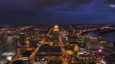 Gece şehir Louisville şehir hava video.