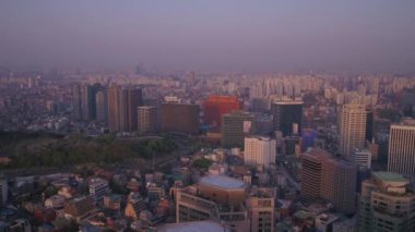 Sunrise Seul Kulesi ve Gwanghwamun bölgede hava video