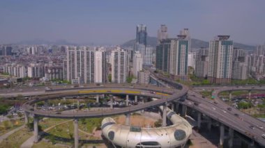 Ttukseom Resort Waterfront güneşli bir hava video.