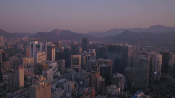 Aerial Video Seoul Tower Och Gwanghwamun Område Vid Soluppgången — Stockvideo