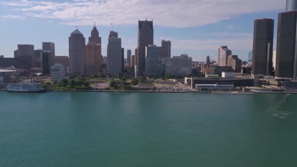 Luchtfoto Video Van Downtown Detroit Een Zonnige Dag — Stockvideo