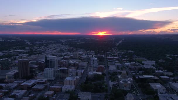 Luchtfoto Video Van Downtown Boise Bij Zonsondergang — Stockvideo