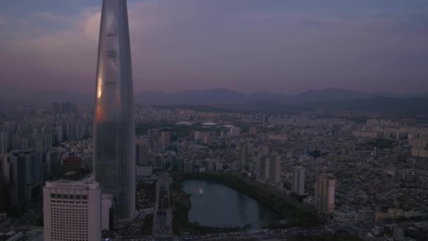 Videoclip Aerian Lotte World Tower Lotte World Jamsil Sunset Seul — Videoclip de stoc