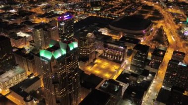Şehir merkezinde St Louis geceleri hava video.