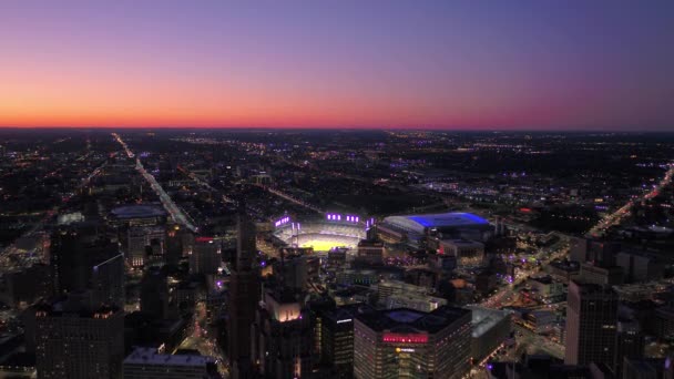 底特律市中心的空中视频夜间 — 图库视频影像