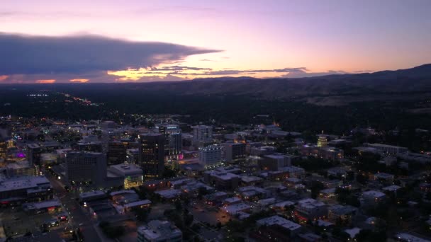 Vídeo Aéreo Del Centro Boise Por Noche Con Una Tormenta — Vídeo de stock