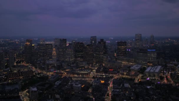 Luchtfoto Video Van Downtown Boston Nachts — Stockvideo