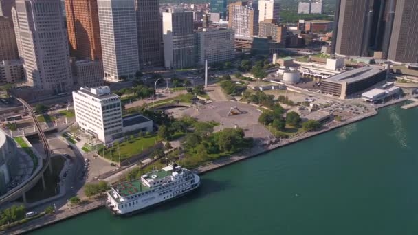 Luchtfoto Video Van Downtown Detroit Een Zonnige Dag — Stockvideo