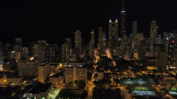 芝加哥市中心的空中伊利诺伊州夜间 — 图库视频影像