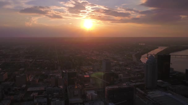 Vídeo Aéreo Del Centro Louisville Atardecer — Vídeos de Stock