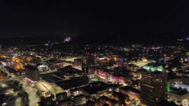 Şehir merkezindeki Manchester geceleri hava video.