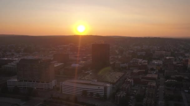 在日出的曼彻斯特市中心的空中视频 — 图库视频影像