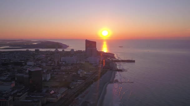 Luftbild Der Atlantischen Innenstadt Morgen Während Eines Wunderschönen Sonnenaufgangs — Stockvideo