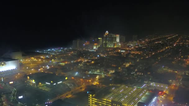 Vídeo Aéreo Del Centro Atlantic City Por Noche — Vídeo de stock