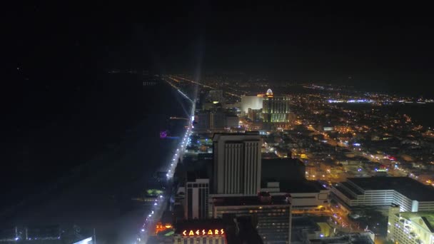 夜のダウンタウン アトランティック シティの空撮 — ストック動画