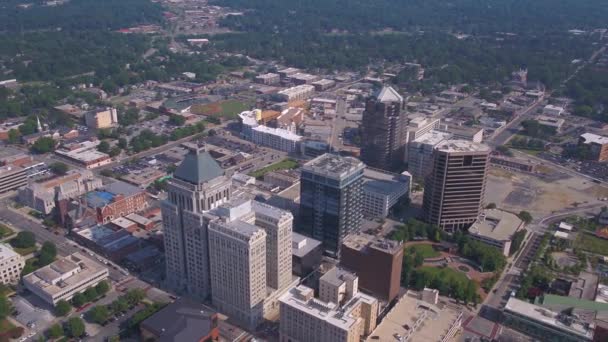 Luchtfoto Video Van Downtown Greensboro Noord Carolina Een Zonnige Dag — Stockvideo