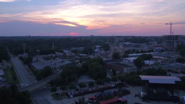 Luftbild Der Innenstadt Von Raleigh North Carolina Bei Sonnenuntergang — Stockvideo