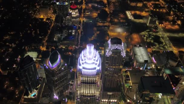 Vídeo Aéreo Del Centro Charlotte Carolina Del Norte Por Noche — Vídeos de Stock