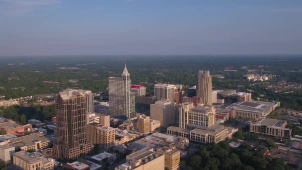 Vídeo Aéreo Del Centro Raleigh Carolina Del Norte Día Soleado — Vídeos de Stock