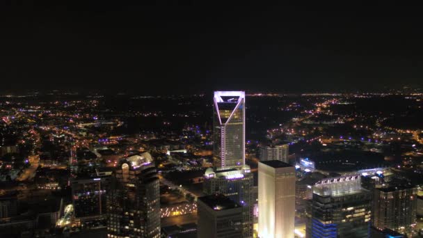 Vídeo Aéreo Del Centro Charlotte Carolina Del Norte Por Noche — Vídeos de Stock